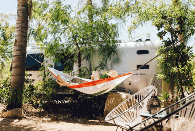 Caravan Outpost – Californie