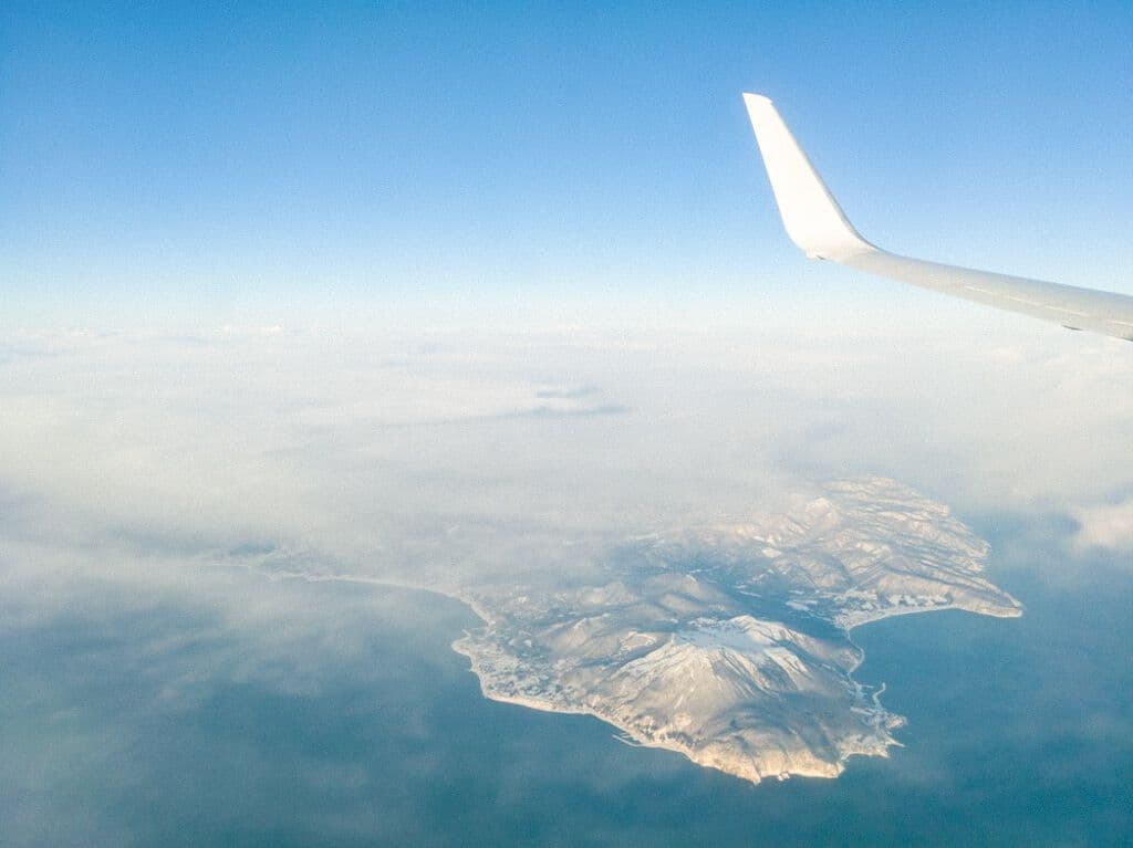 Vue sur le Japon depuis le hublot