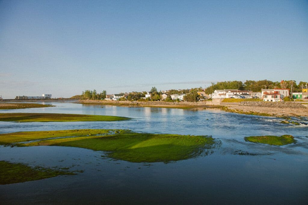 Le fleuve Saint-Laurent sur le rivage de Matane, Québec