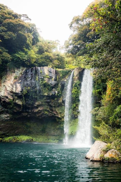 Les cascades de l'île de Jeju