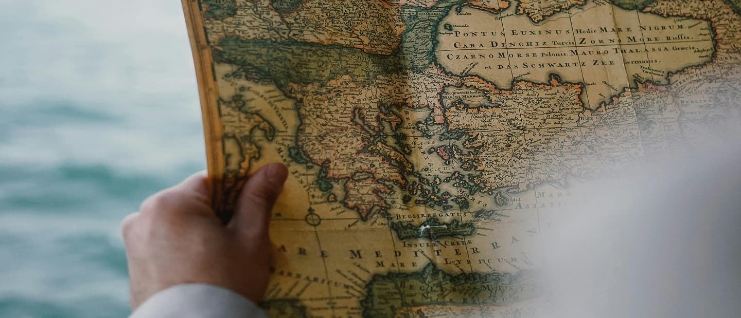 Photo d'une carte du monde ancienne