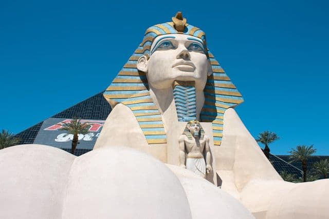 Grand Sphinx du Luxor